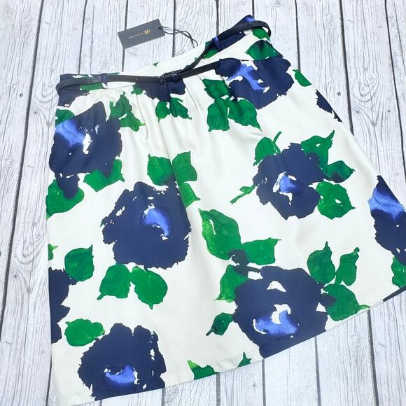 NWT Outback Red Floral Skirt Size Medium - Picture 1 of 4